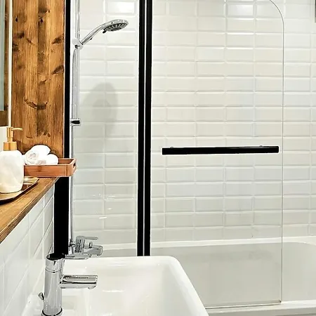 Suedwind - Beautiful Premium With 1 Bedroom Near Rhine Falls & Zurich Airport In *